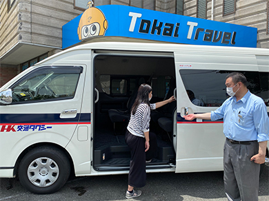 タクシーの車内